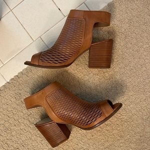 Vince Camuto Lavette booties